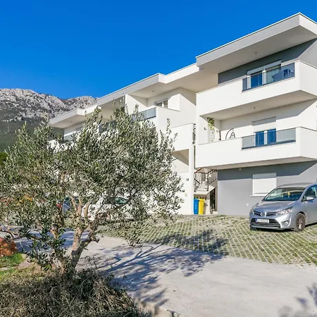Διαμέρισμα With Parking Space Kastel Sucurac, - 23868 Kaštela